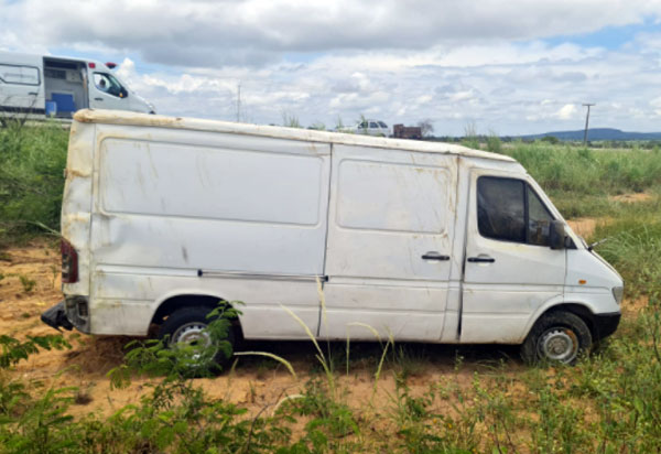 Homem fica ferido após veículo capotar na BA-262, trecho entre Anagé e Vitória da Conquista