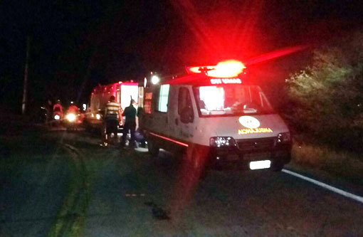 Livramento: Caminhão carregado com tangerinas cai em ribanceira na Serra das Almas e deixa dois feridos