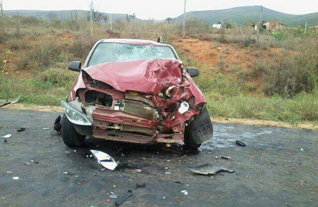 Tanhaçu: Funcionário da Coelba sofre grave acidente na BA-142