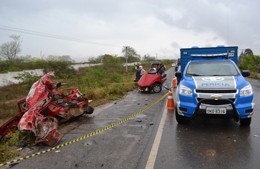 BA-262: Carro parte ao meio e homem morre em acidente no trecho entre Conquista e Anagé
