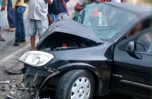 BA-262: Automóveis colidem frontalmente em Vila Mariana