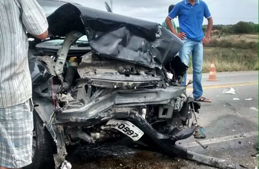 BA-262: Automóveis colidem frontalmente em Vila Mariana