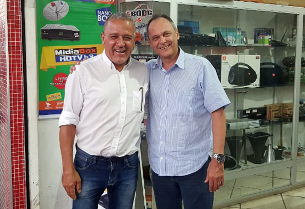 Brumado: Carlinhos Moura recebe o apoio do empresário Adalto de Souza Ribeiro