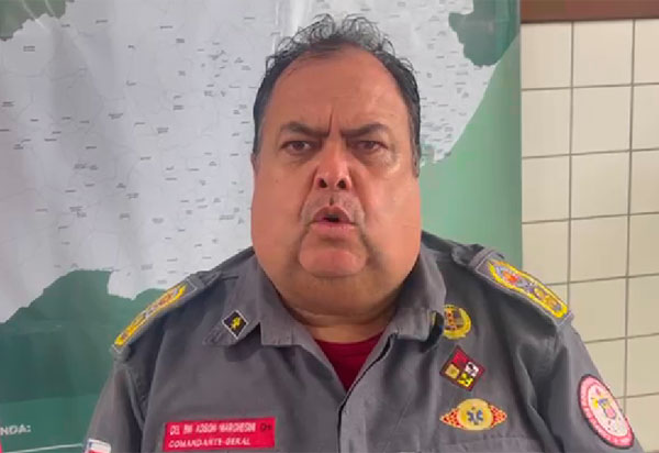 Bombeiros fazem alerta às prefeituras para retirada de moradores de áreas ribeirinhas em quatro cidades baianas