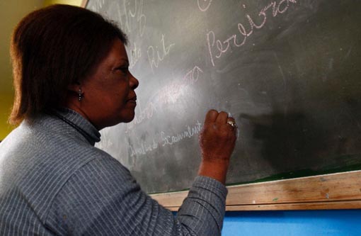 Brasil é o 8º país com maior número de analfabetos adultos