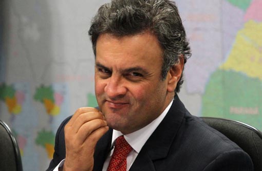 Política: Aécio Neves defende limite para terceirização