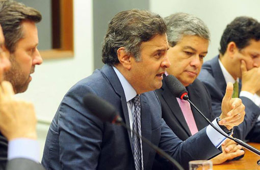 Aécio Neves propõe mandato de cinco anos, fim da reeleição e parlamentarismo