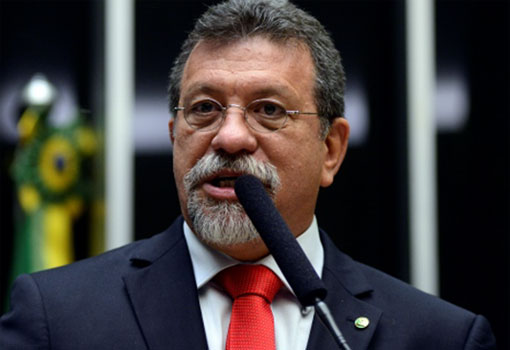 Em referência a Lula, deputado baiano pede troca de nome parlamentar para Afonso Lula da Silva