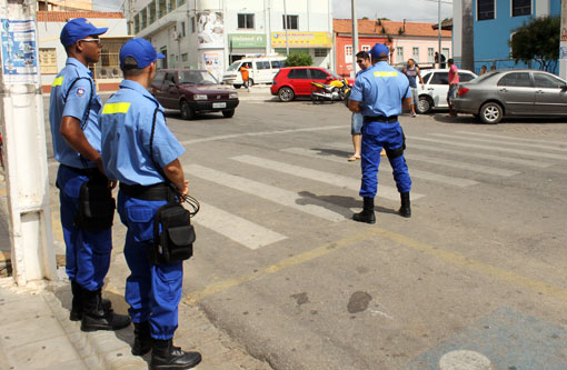 Deputados aprovam porte de arma para agentes de Trânsito