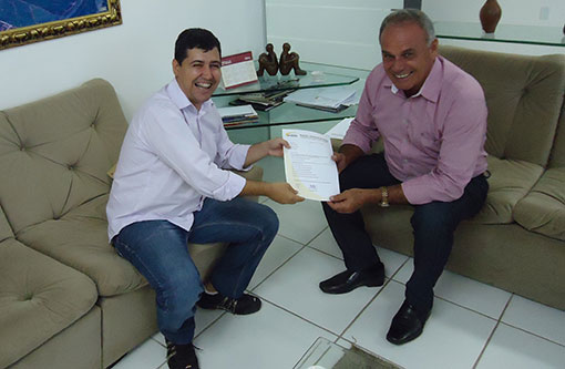 Brumado: Agno Meira leva reivindicações ao prefeito Aguiberto Lima Dias