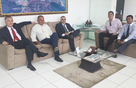 Representantes do Banco do Brasil fazem visita de cortesia ao prefeito Aguiberto