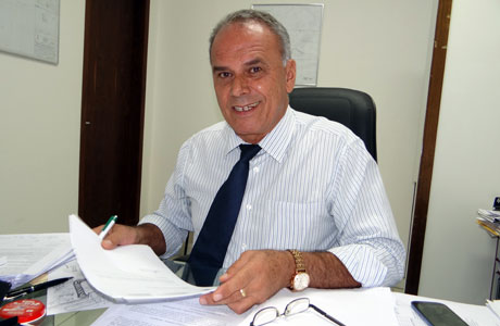 Brumado: Aguiberto encaminha para a Câmara projeto que reajusta salários dos professores em 8,68%