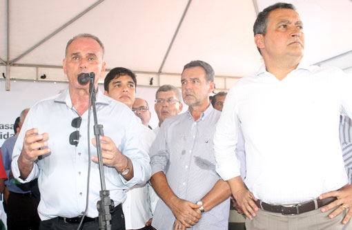 Brumado: Aguiberto participa da entrega dos residenciais Brisas 3 e 4 e fala da construção da UBS naquela localidade