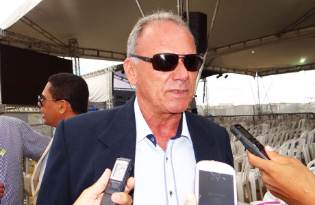 Brumado: Juiz pede vistas no processo de cassação contra o prefeito Aguiberto Lima Dias