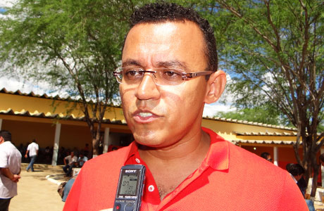 O PREFEITO DE LICINIO DE ALMEIDA COMANDA O PV-BA