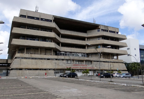 Proposta de projeto de lei que protege consumidores é apresentada à Assembleia Legislativa pela Defensoria