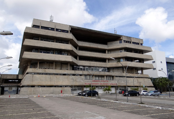 Bancada da situação da Alba aprova reforma administrativa proposta pelo governo Rui Costa;  PEC do teto salarial fica de fora da votação