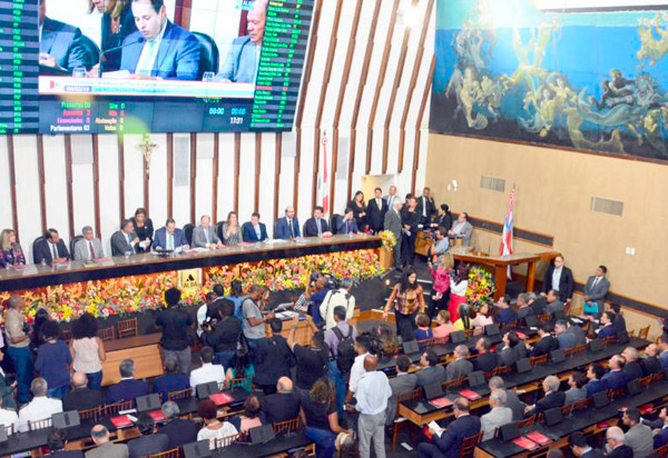 Sessão solene marca início da 19ª Legislatura da Assembleia