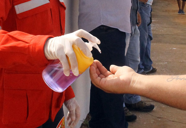 Anvisa alerta sobre aumento de intoxicação por produtos de limpeza