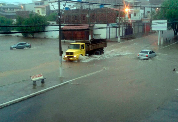 Alerta vermelho do Inmet prevê chuva forte em Brumado até esta quinta (09)