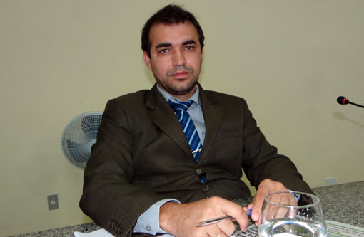 Brumado: Alessandro Lôbo e Silva foi multado por propaganda eleitoral antecipada 