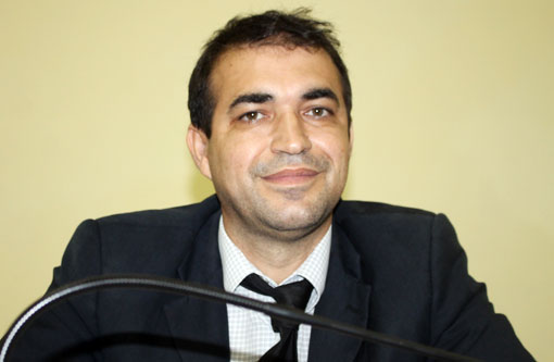 Brumado: Vereador Alessandro Lôbo se posiciona contra projeto 'Escola sem partido'