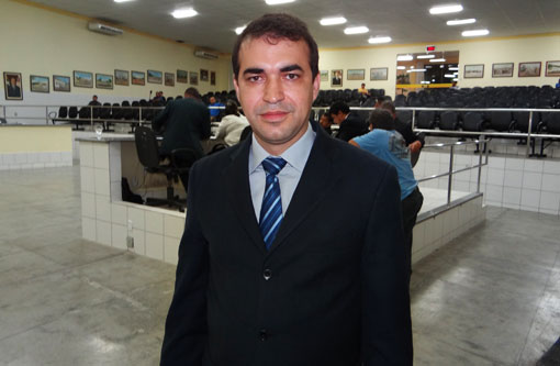 Brumado: Alessandro Lôbo faz importantes indicações e solicitações na Câmara