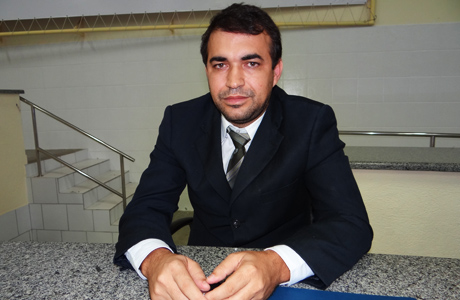 Alessandro Lôbo deseja aos brumadenses um Feliz Natal