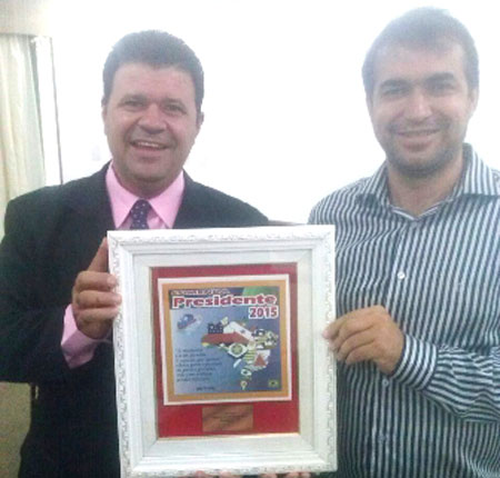 Vereador Alessandro Lôbo recebe comenda de Presidente Destaque do estado da Bahia 