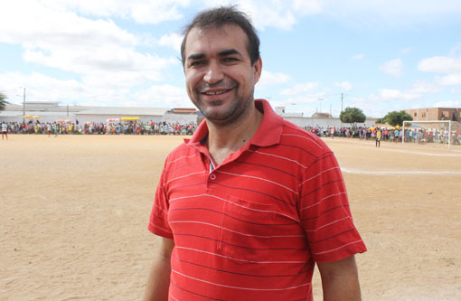 Brumado: Alessandro Lôbo prestigia final do Campeonato de Futebol  do Bairro São Felix