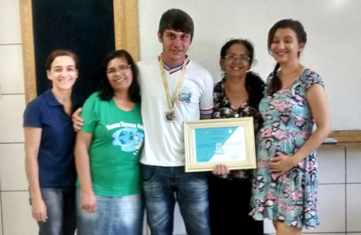 Aracatu: Aluno de Colégio Estadual é premiado na OBAQ e TAL