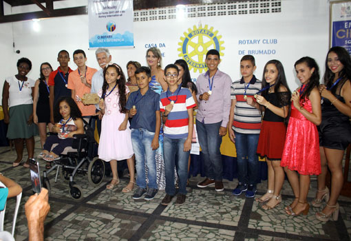 Brumado: Rotary Club e Casa da Amizade de Brumado premiam Alunos das Escolas Municipais