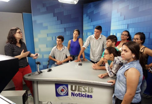 Aracatu: estudantes do curso Pré-Vestibular Universidade Para Todos visitaram  UESb