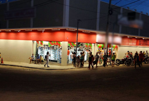 Brumado: homem furta aparelhos celulares de loja no centro da cidade e foge sem ser notado