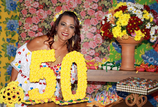 Brumado: Neliana Lima Meira dos Anjos comemorou os seus 50 anos de idade