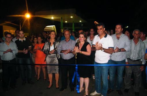 Ivana Bastos prestigia aniversário de 52 anos de Dom Basílio