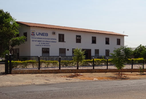 Brumado: antigo campus da UNEB é invadido e bandidos furtam 19 portas de madeira 