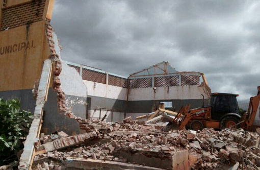 Brumado: Antigo matadouro é demolido; na área será construída a sede do Fórum Trabalhista Federal da 5ª Região