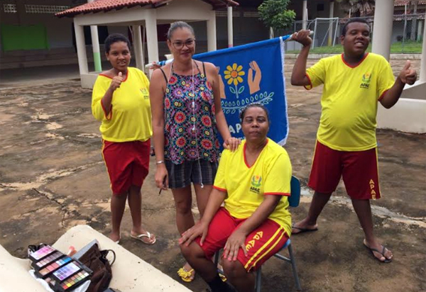 Brumado: Apae promove 'Dia de Beleza' para assistidas; associação precisa de voluntário cabeleireiro (a)