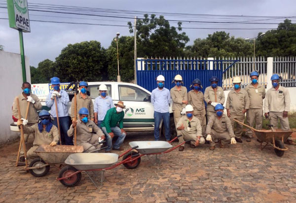 Brumado: equipe da Mg Óxidos Mineração realiza multirão de limpeza na Apae