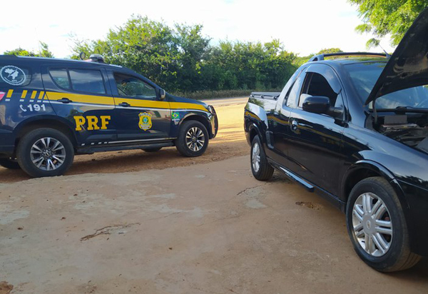 Guanambi: PRF apreende caminhonete Montana com elementos de identificação veicular adulterados
