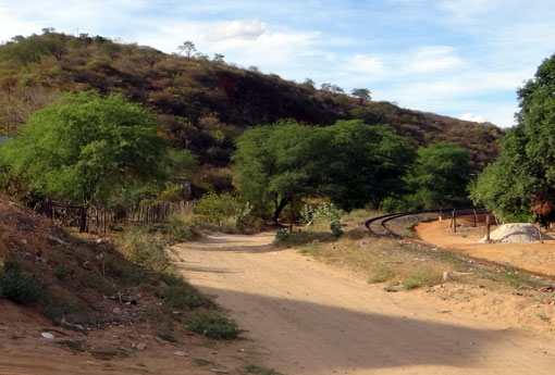 Brumado: homem é assaltado no Bairro Apertado do Morro e tem todos os documentos e materiais de venda roubados