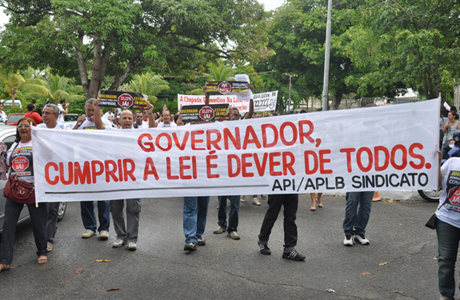 PROFESSORES APRESENTARÃO CONTRAPROPOSTA AO GOVERNO