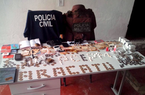 Aracatu: Mulheres acusadas de tráfico são detidas com Drogas e Arma