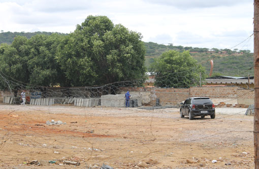 Brumado: Obra de revitalização da Cesta do Povo vira alvo de críticas na Câmara de Vereadores