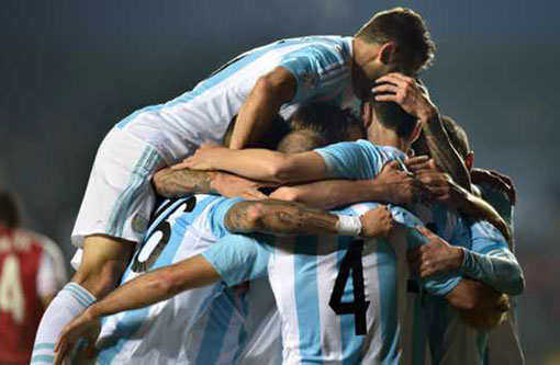 Copa América: Argentina goleia Paraguai e vai à final