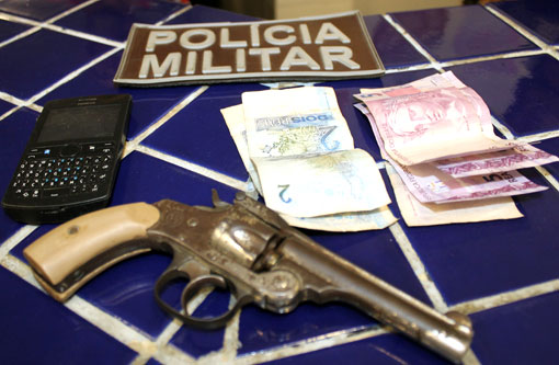 Brumado: Homem armado assalta farmácia, mas é preso pela PM