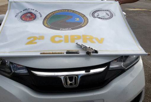 Tanhaçu: PRE detém dupla e apreende arma e munições 