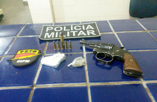 Brumado: Polícia apreende arma e pequena quantidade de droga