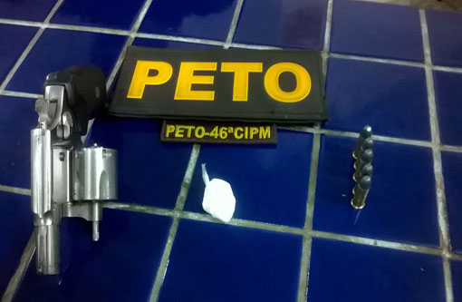 Dom Basílio: Homem é flagrado transportando drogas e portando arma de fogo